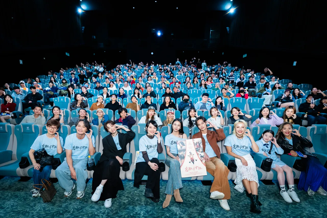 《左撇子女孩》电影首周末开出200万票房。光年映画提供