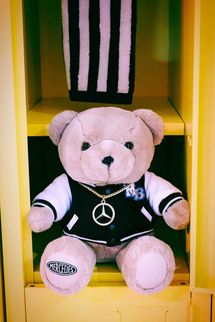 驚喜扭蛋內多款好禮隨機登場，其中包括限量的品牌嘻哈熊。業者提供