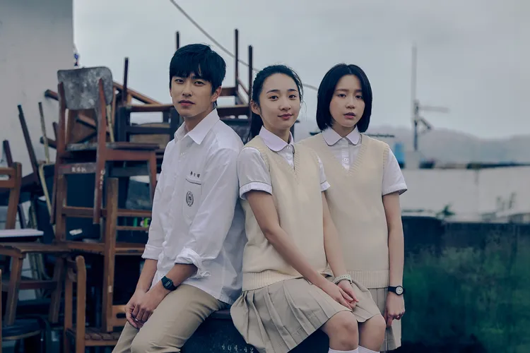 《如果我不曾見過太陽》曾敬驊、李沐、程予希。Netflix提供