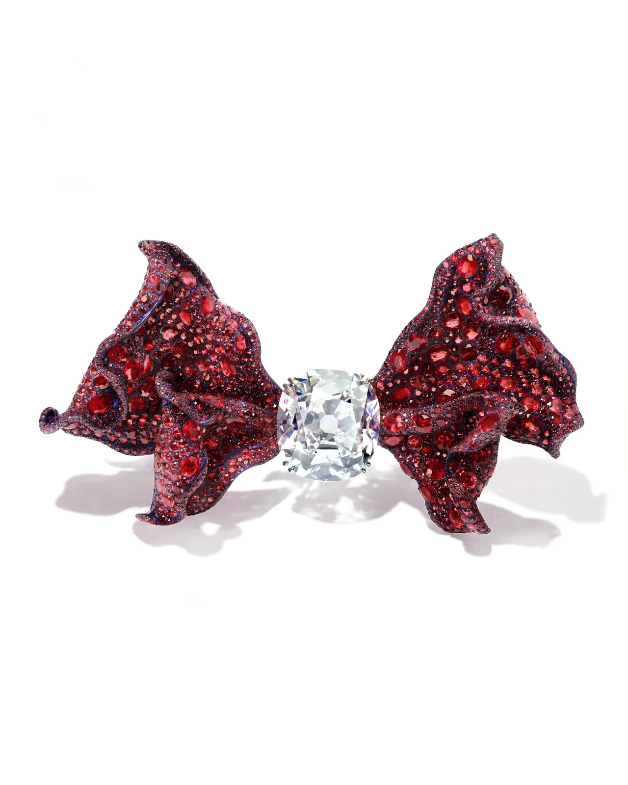 花10年制作的2018大师系列法兰西缎带胸针，也让蔡依珊赞叹。CINDY CHAO提供