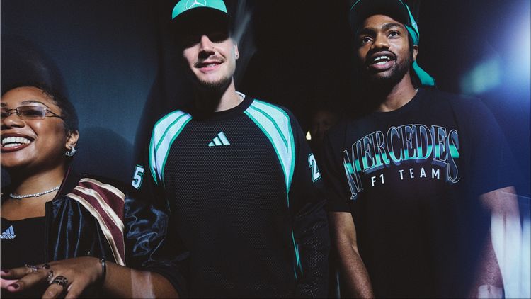 adidas X F1車隊全新聯名帥炸　經典三線Logo變身競速賽道