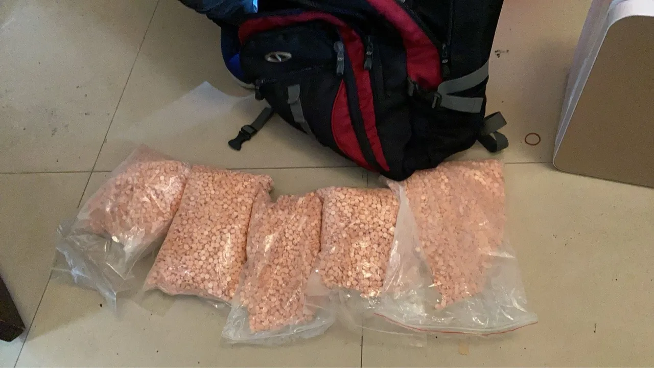 警方查获大量一粒眠。翻摄画面