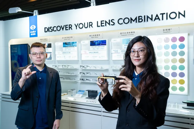 全新 「依视路 视进化中心」全方位一站式全年龄视觉照护 