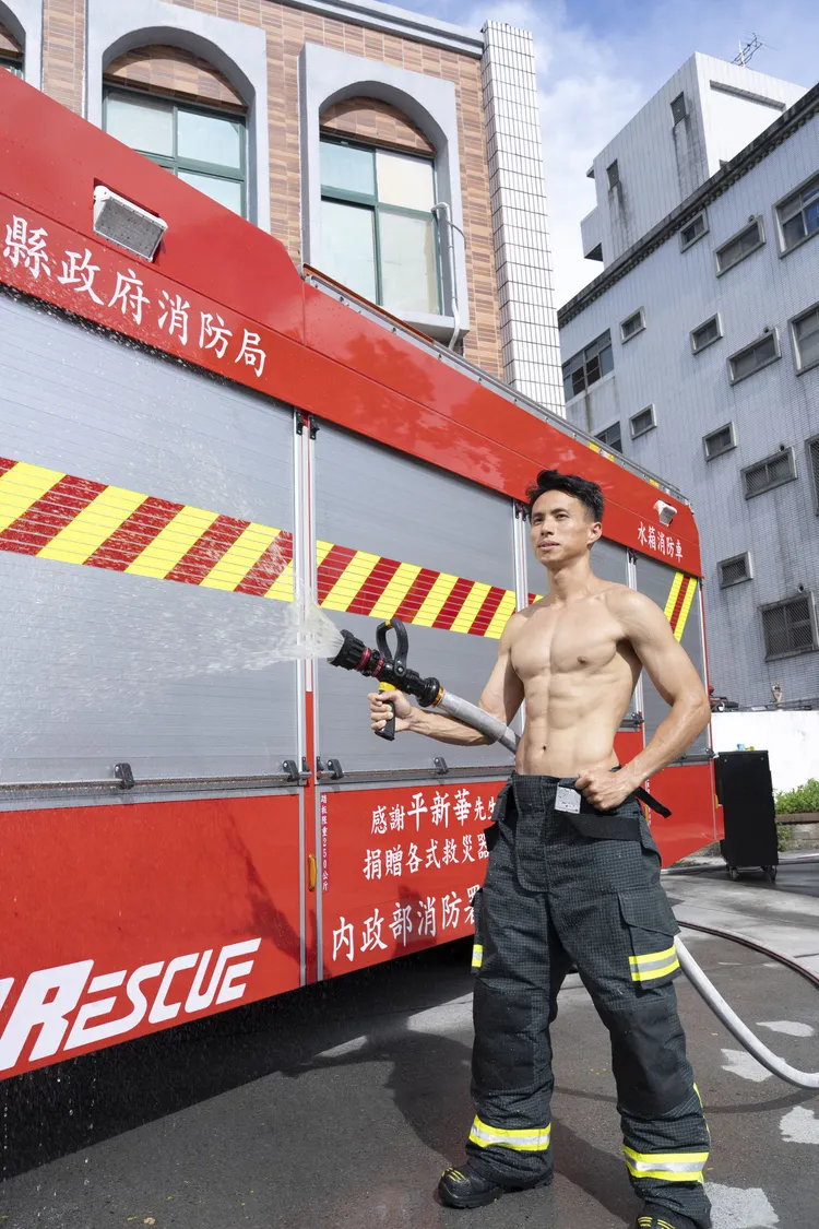 竹縣2026年消防形象宣導月曆。新竹縣消防局提供