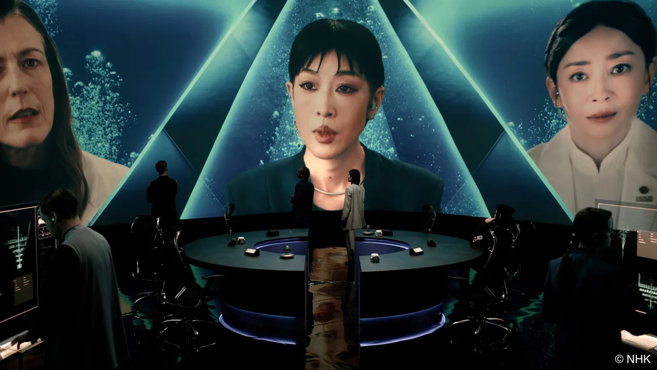 陈珊妮(中)与宫泽理惠(右)预告中对峙。Hami Video提供