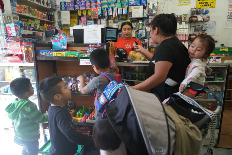 美國約有4200萬民眾生活仰賴食物券等救濟措施。美聯社