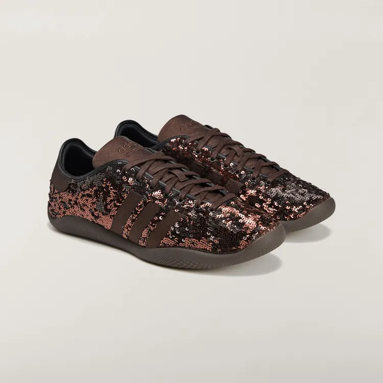 adidas Originals x Wales Bonner WB Karintha Sequin聯名鞋，1萬800元。品牌提供
