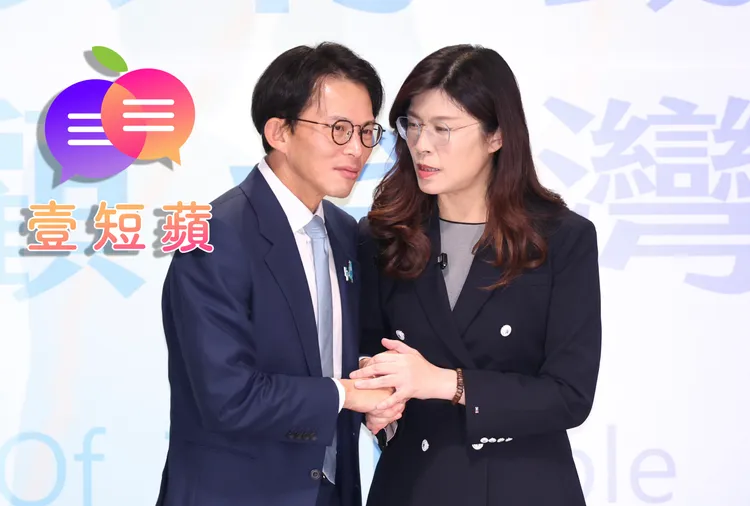 民众党主席黄国昌（左）、国民党主席郑丽文（右）进行会谈。庄宗达摄