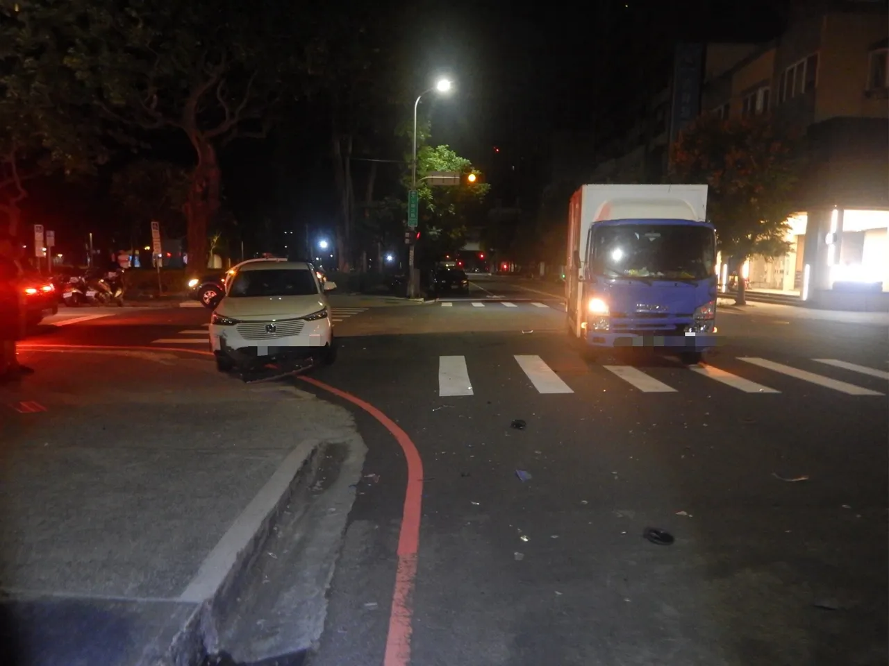 事故發生在台中市南屯區文心南三路與豐富路口。民眾提供