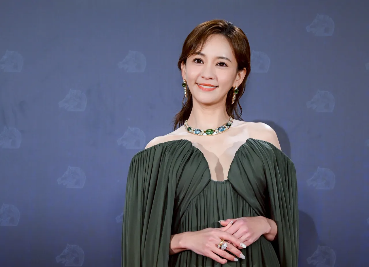 陳意涵配戴約2700萬元寶格麗珠寶。品牌提供