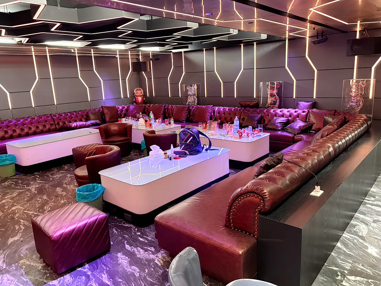 洗钱大户「鸭哥」狱中吃好喝好！还遥控洗钱50亿　元配小三轮流探视