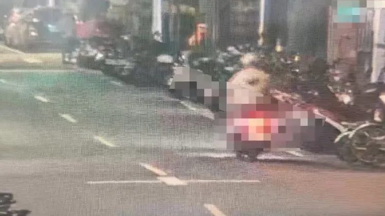 李男騎乘贓車離去。翻攝畫面