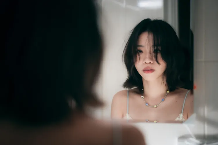 洪佩瑜發片好事多磨，卻把「庫存歌唱成主打」的特異功能。何樂音樂提供