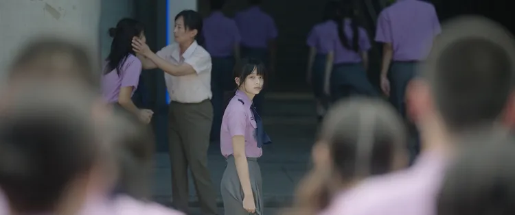 邵奕玫在《自殺通告》中努力求得好成績，卻受壓力所苦。本萃電影提供