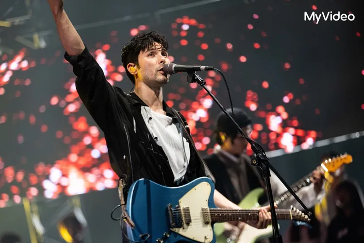 「鳳小岳&壓克力柿子」登《樂團祭》。台灣大哥大MyVideo提供