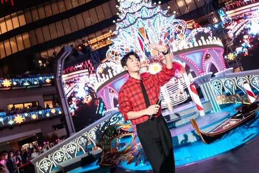 韦礼安揪爱妻穿丑毛衣吃圣诞大餐　Ozone南台湾浪漫开唱