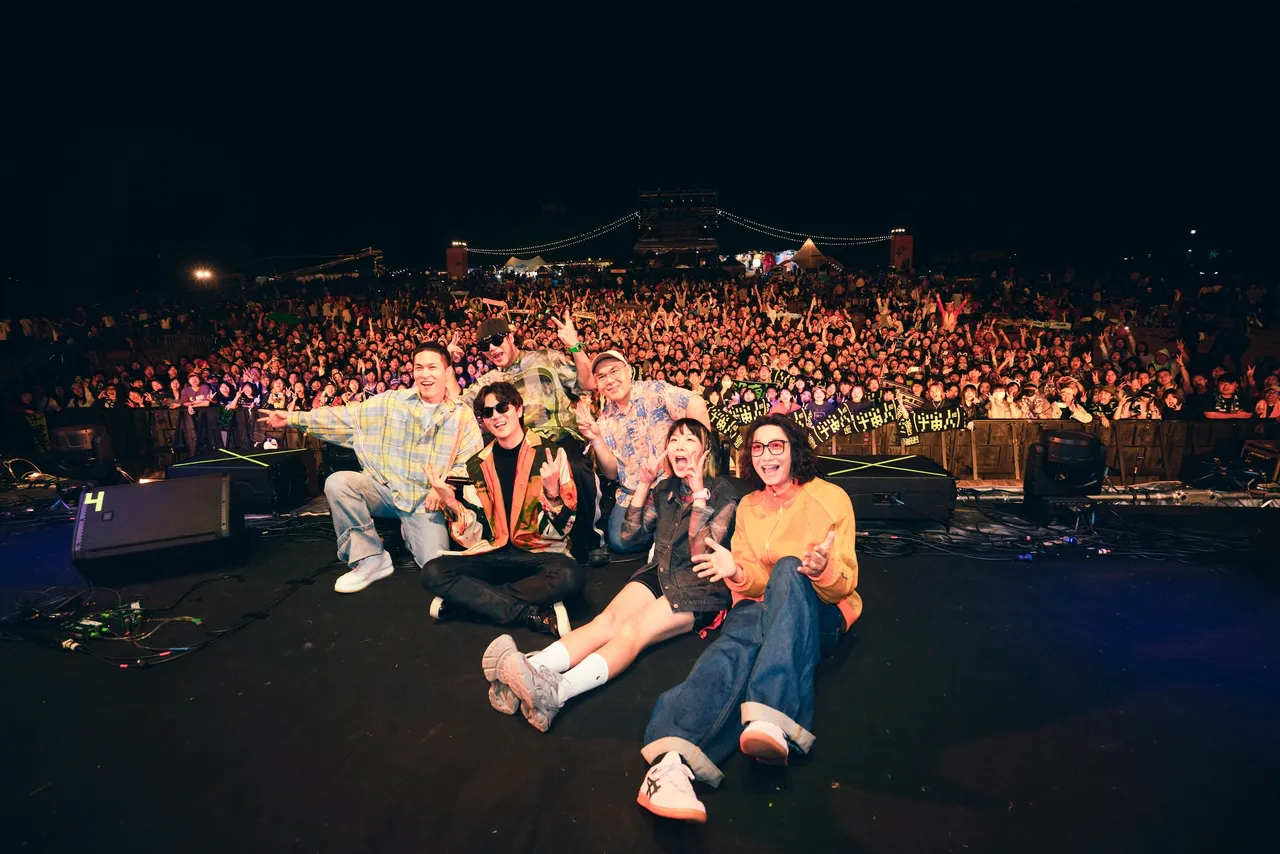 宇宙人与怕胖团于春浪合体演唱《一起去跑步》，掀起全场高潮。相信音乐提供