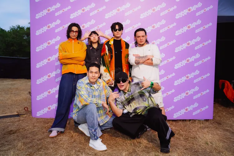 宇宙人與怕胖團常在音樂節相遇，累積多年情誼。相信音樂提供