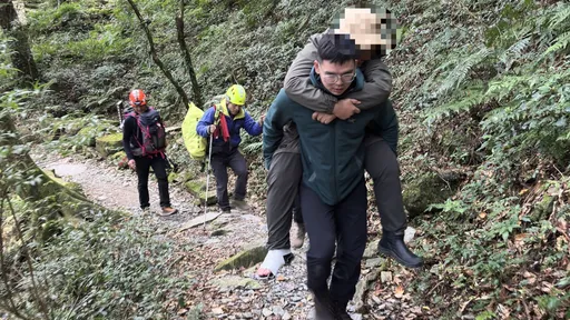 北大武女山友跌倒疑骨折！直升机吊挂救援下山