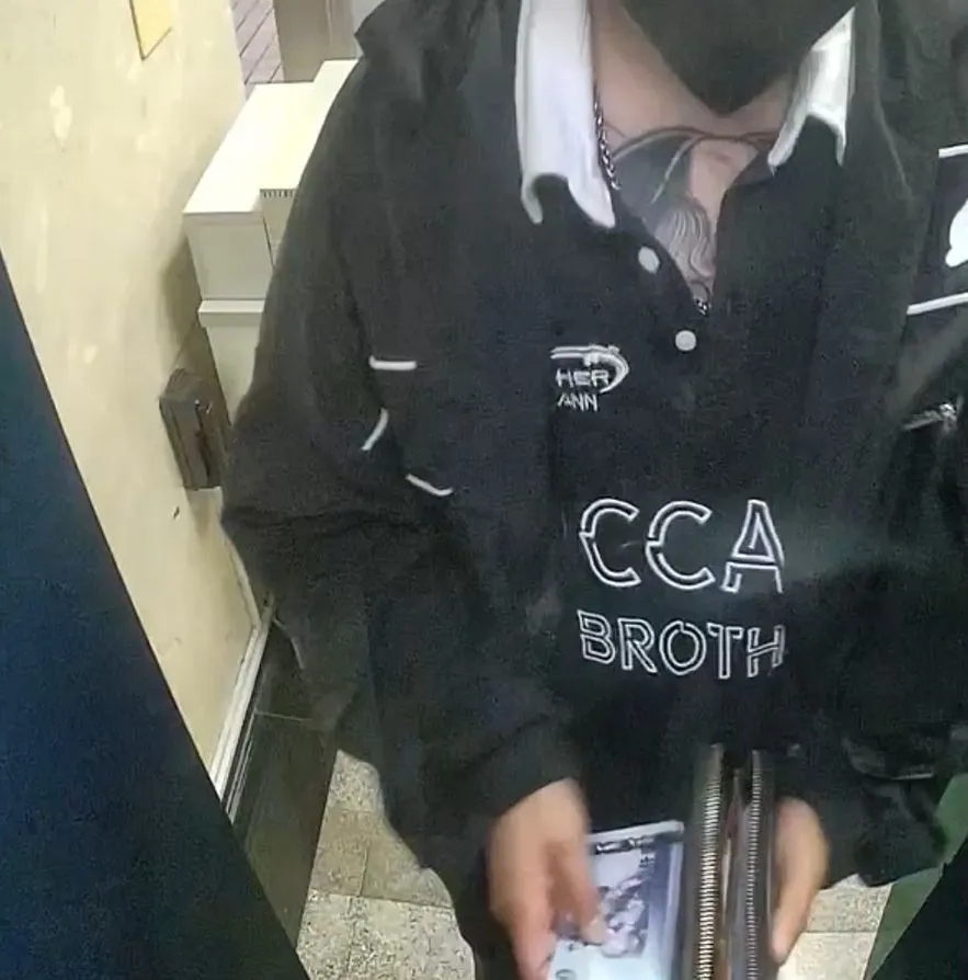 車手提領現金。橫山警分局提供