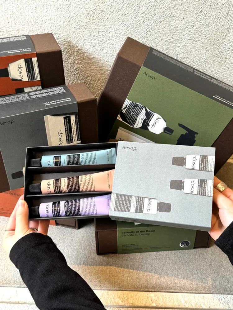 「溫情手護」護手霜三重奏（包含賦活芳香、尊尚芳香、厄勒俄斯芳香護手霜各30ml），1550元。張家玲攝