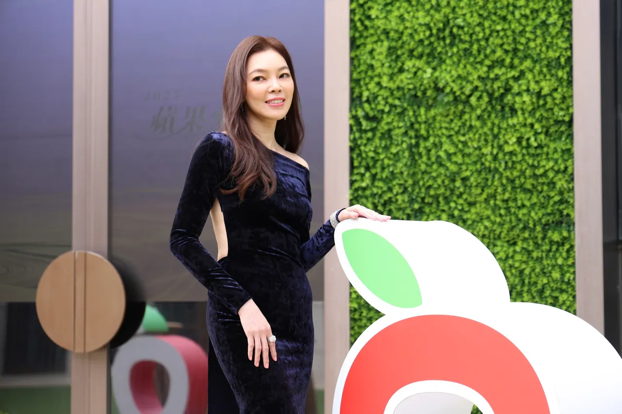 曾馨莹做公益，提供20万奖学金，鼓励学子继续深造。庄宗达摄