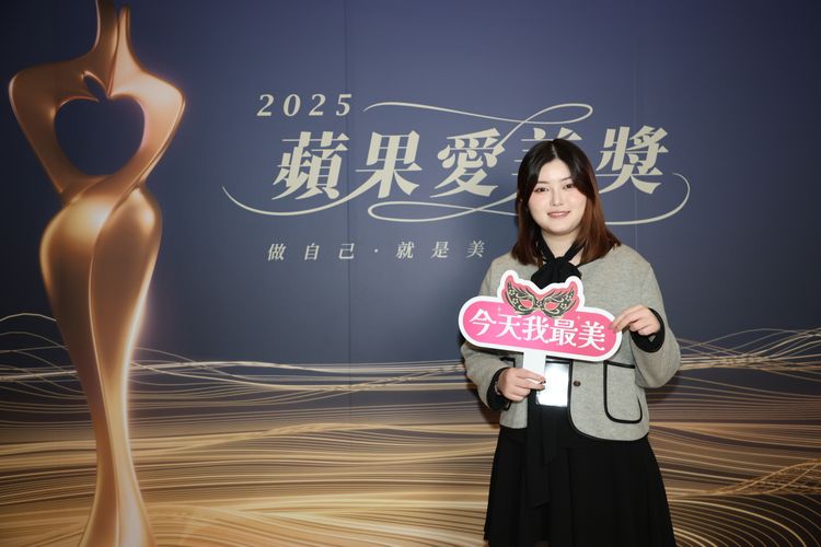 黃馨禾奪「曾馨瑩愛美獎學金」抱走20萬　曾馨瑩溫暖給擁抱