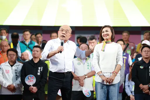 初選拚人氣！首場大造勢  邱議瑩：我是最能團結高雄的最強母雞