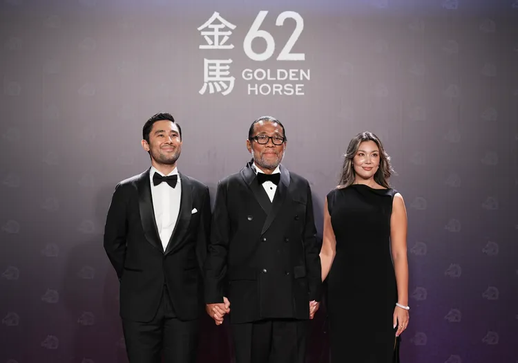 金馬執委會主席李屏賓（中）帶兒女一起走紅毯。攝影中心攝