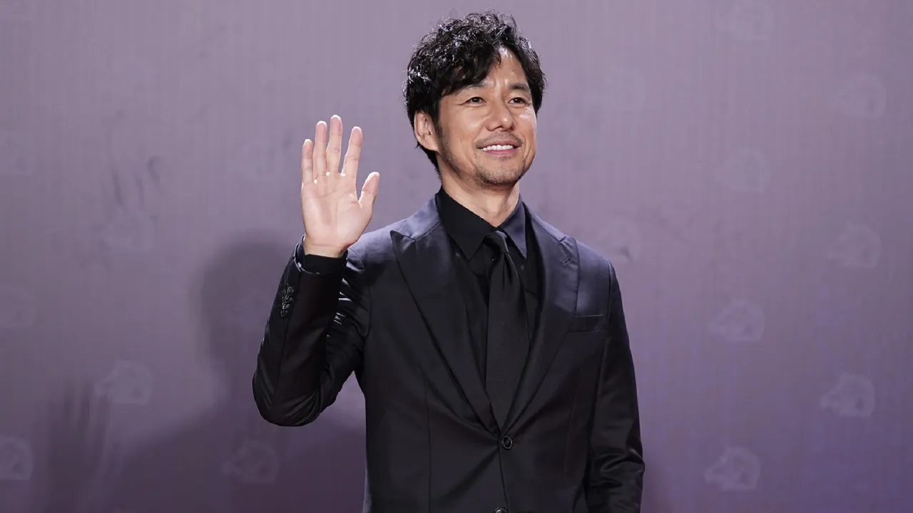 金马红毯｜西岛秀俊穿Armani帅翻了　翁倩玉爱的抱抱喊儿子