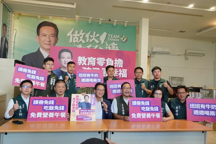 林駿憲表示，未來要讓台南成為「讀冊免錢、吃飯免錢、喝牛奶免錢」的幸福城市。林俊憲辦公室提供