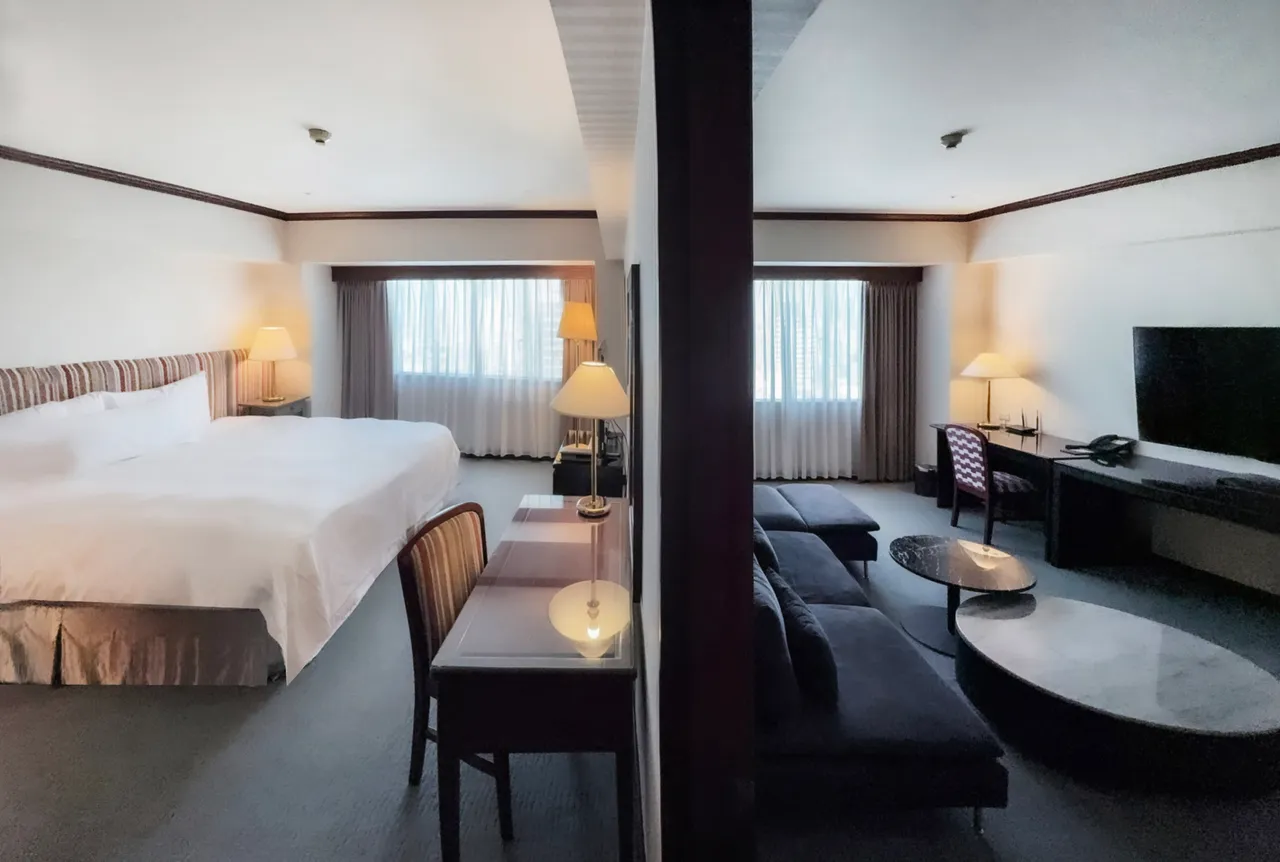 专案可双人入住宽敞套房。高雄福华大饭店提供