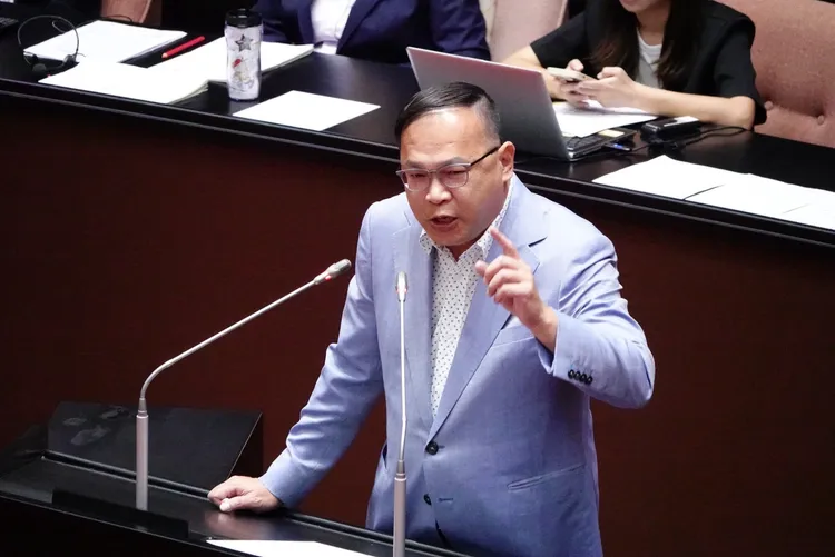 王義川批北市府與新壽解約案「程序混亂」，游淑慧反酸「別在雞蛋裡挑骨頭」。莊宗達攝