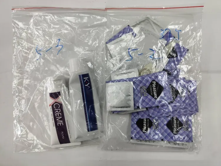 賣淫工具。翻攝畫面