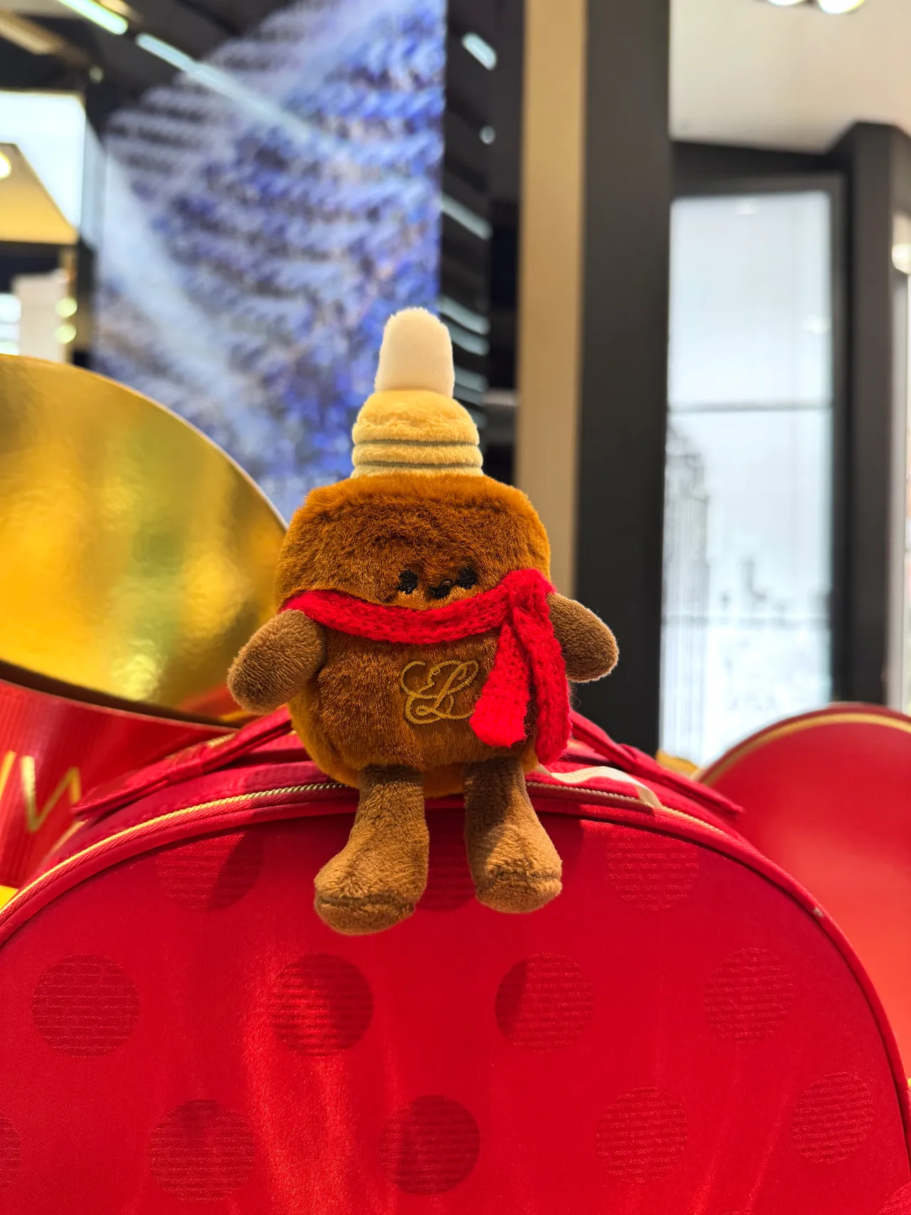 可爱的雅诗兰黛小棕娃。张家玲摄