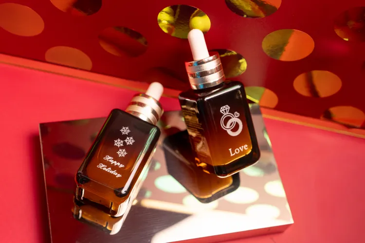 雅詩蘭黛明星商品刻印服務。品牌提供