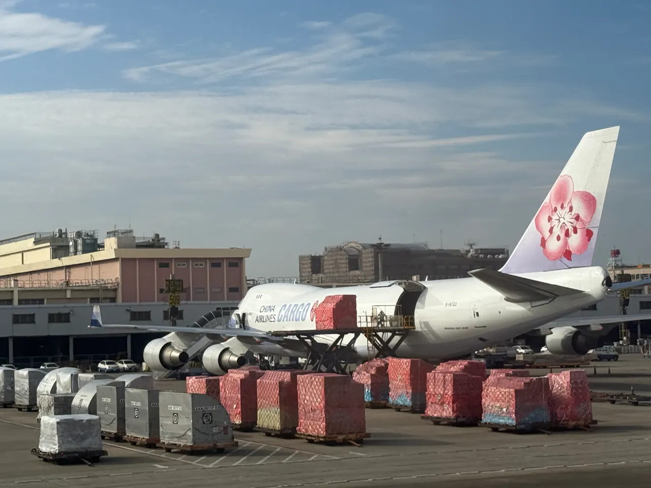 華航團課開放線上選位。攝影中心