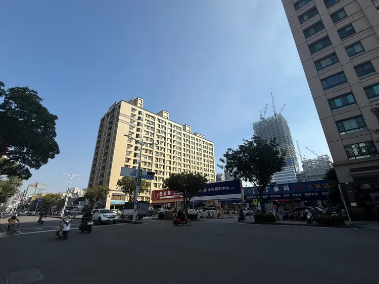 郡都集團購入農16特區3間店面，總面積達1500坪，未來將推造鎮。葉家銘攝