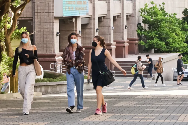 為緩解招生壓力，私校紛紛轉向海外招生，外籍生人數近年倍增。外籍生示意圖／資料照片