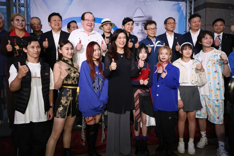 國民黨紀念總理孫中山誕辰160週年，邀請新世代音樂人、舞者，唱跳、饒舌、原創音樂與舞蹈演出。彭欣偉攝