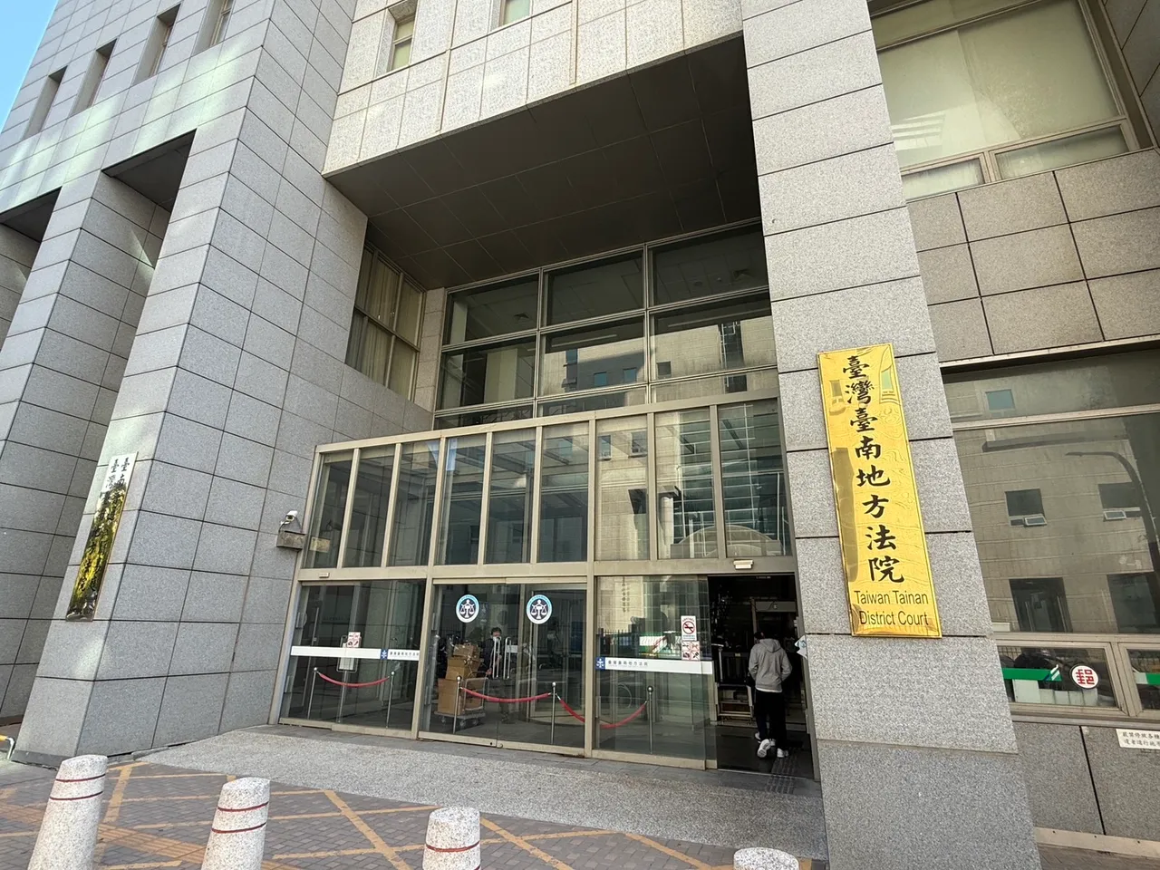 母子俩人42年后到医院做亲子鉴定，并由法院认证「正牌」母子关系。资料照