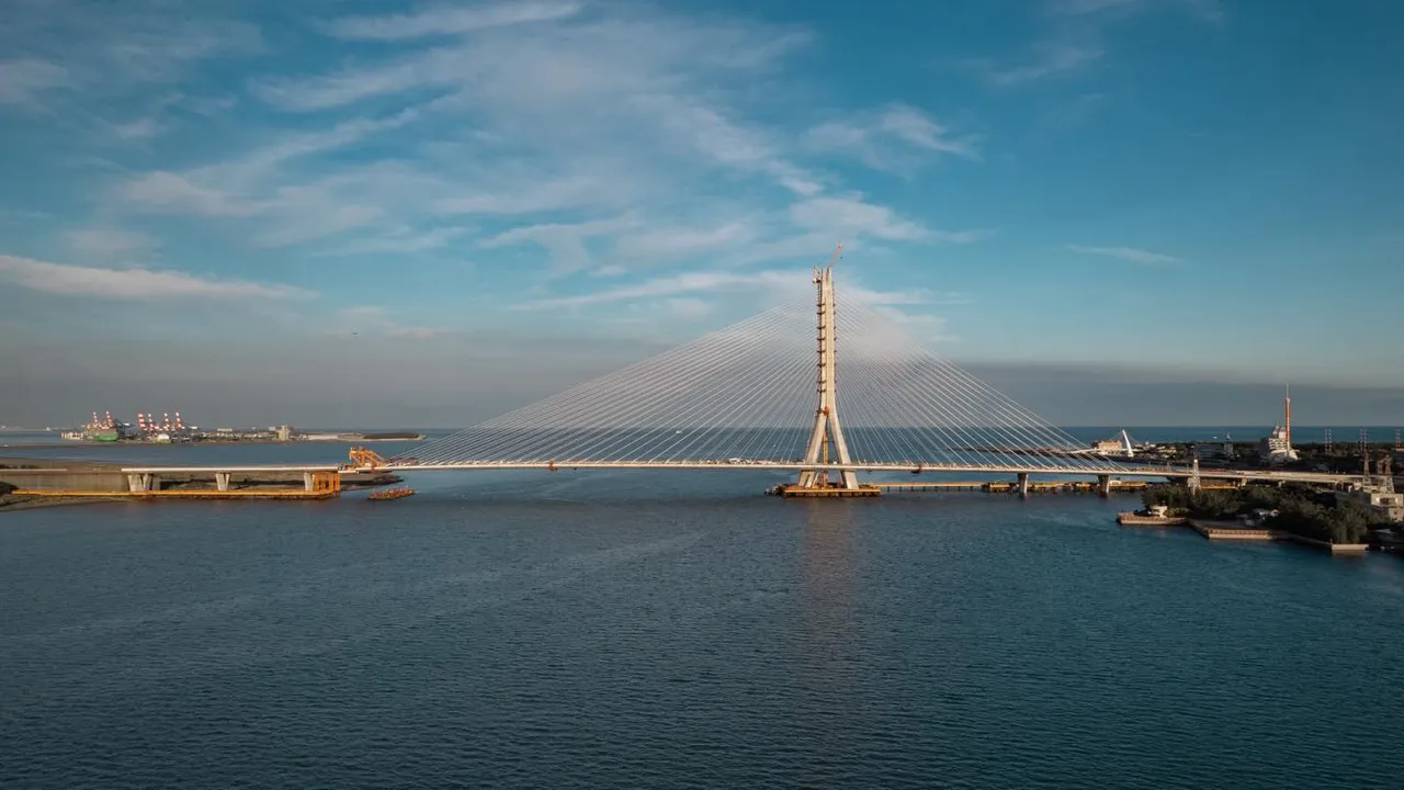 明年即將完工的淡江大橋。翻攝自蔡英文臉書