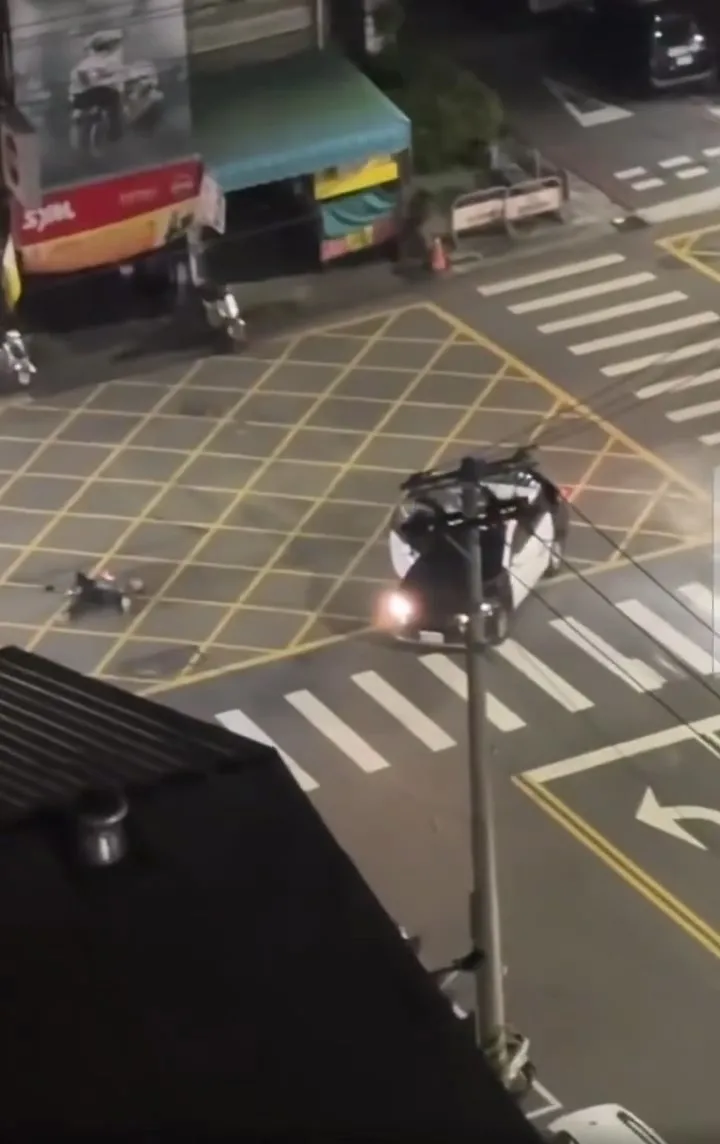 警方到场时，陈男遍体鳞伤倒在马路上。翻摄脸书