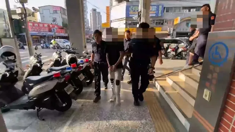 警方逮捕趙男等5名嫌犯。民眾提供