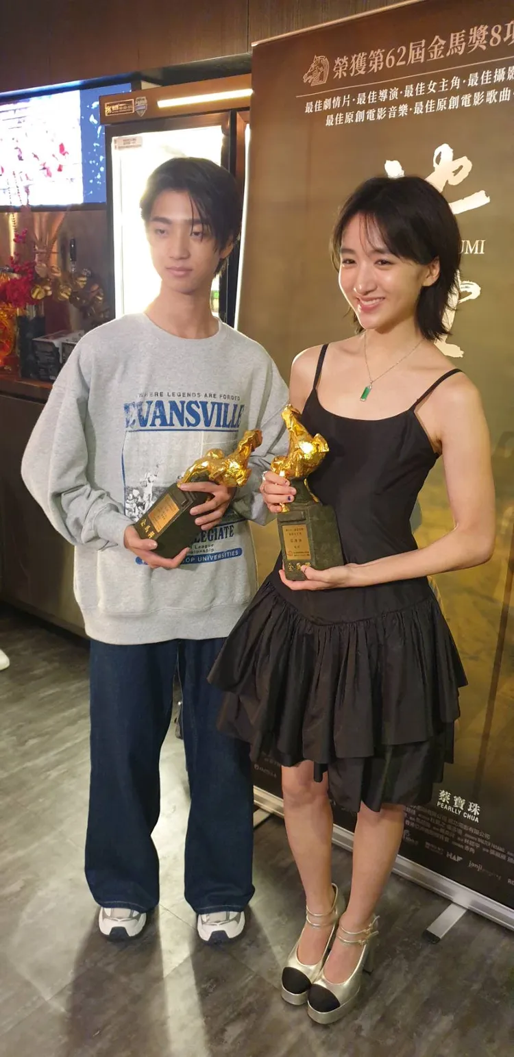 白潤音（左）和許恩怡分享與范冰冰合拍《地母》的心情。張瑞振攝