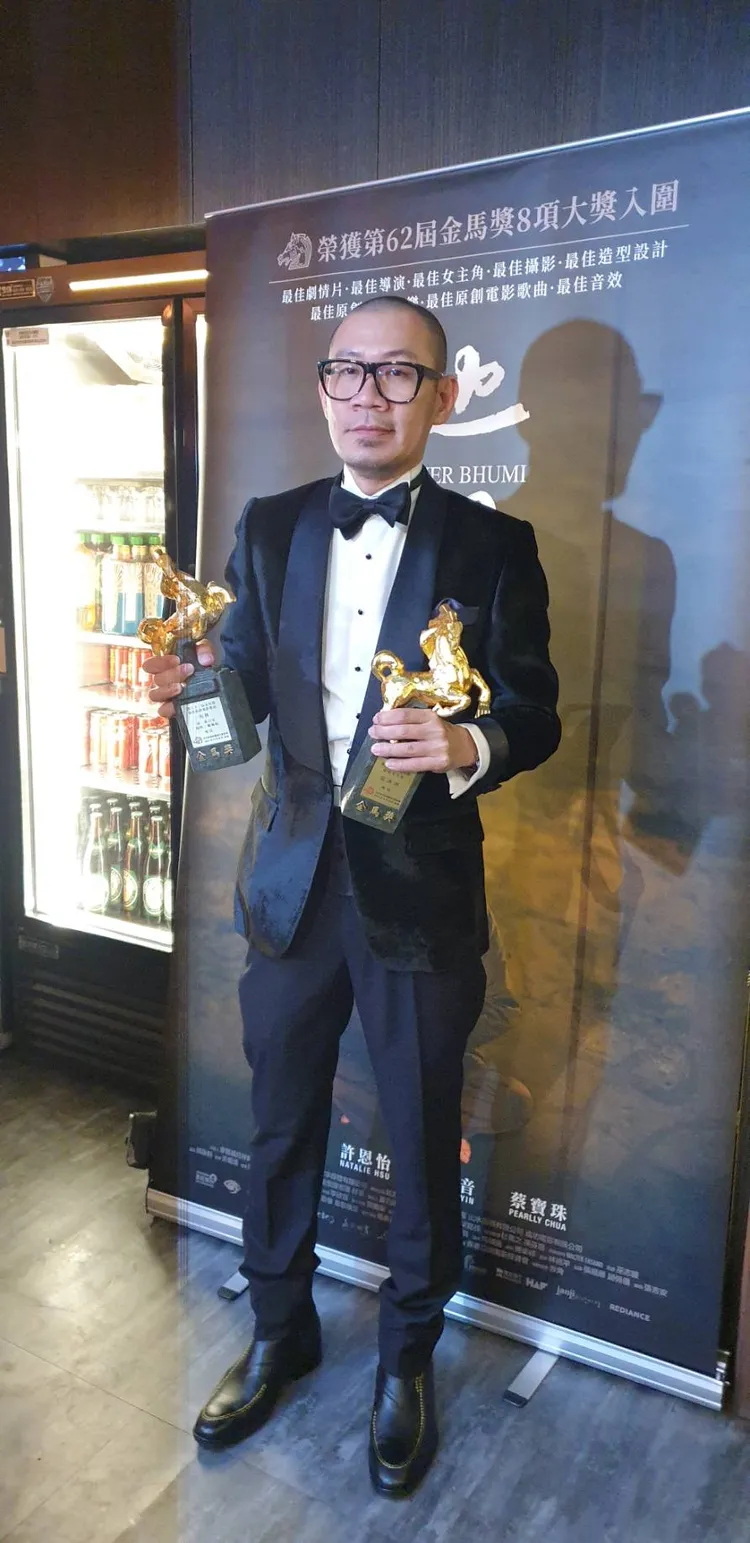 《地母》導演張吉安開心秀3座金馬獎。張瑞振攝