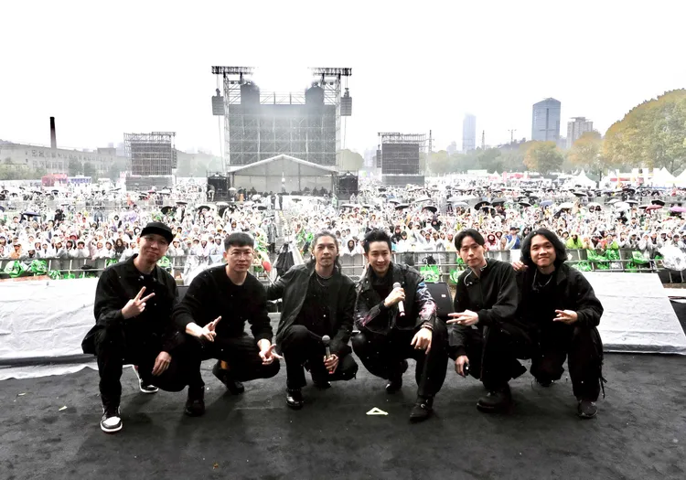 浪花兄弟舞台大合照。杰威爾提供