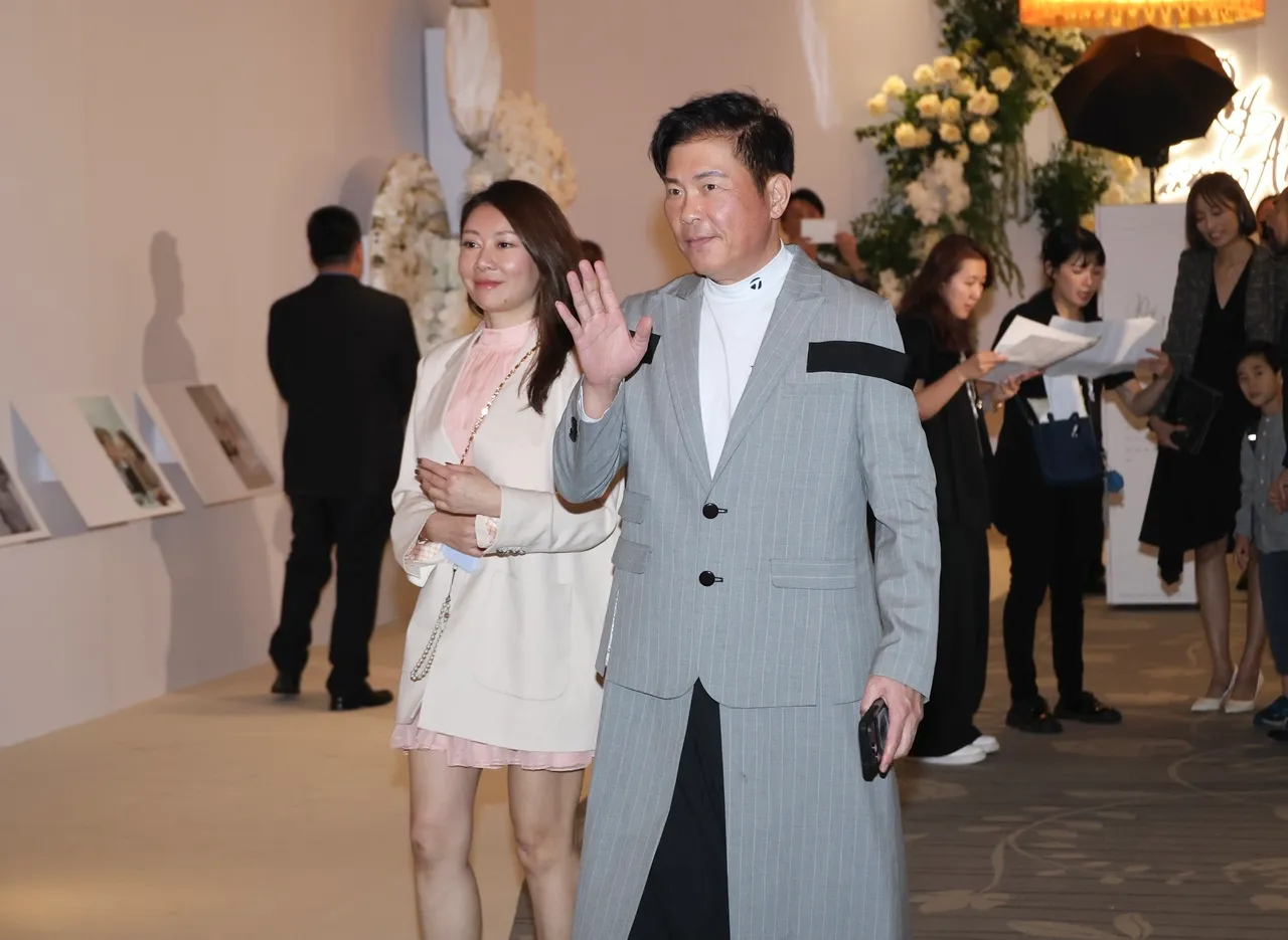 许玮宁和邱泽婚礼众星，曾国城。彭欣伟摄影