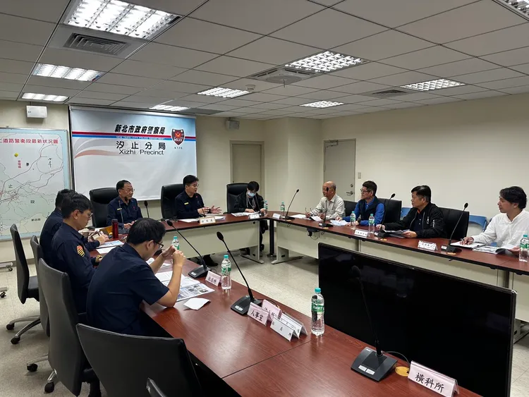 分局長徐俊生主持座談會。翻攝畫面