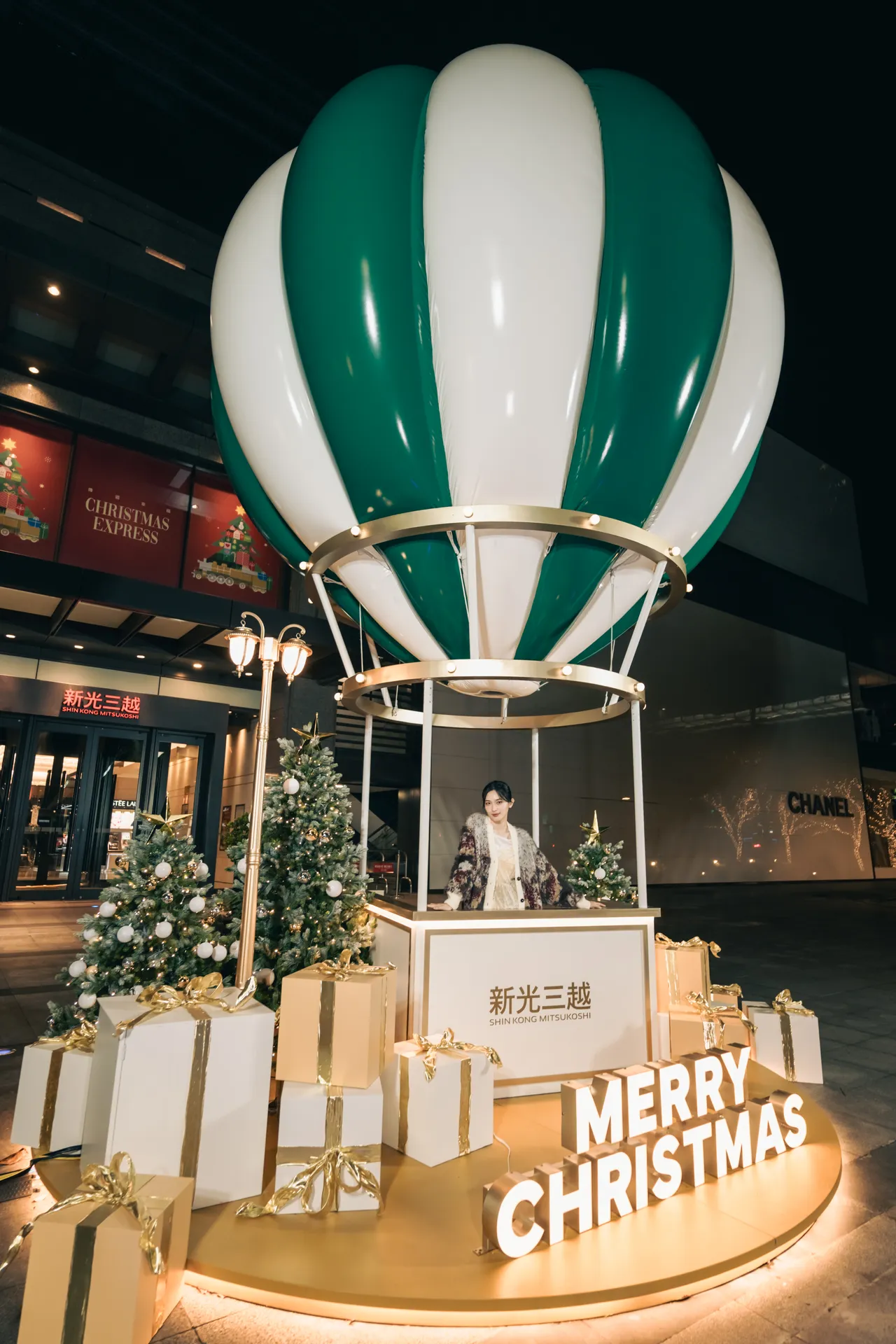 A4南大门有7米高「奇迹热气球」，也是今年必拍亮点之一。新光三越提供